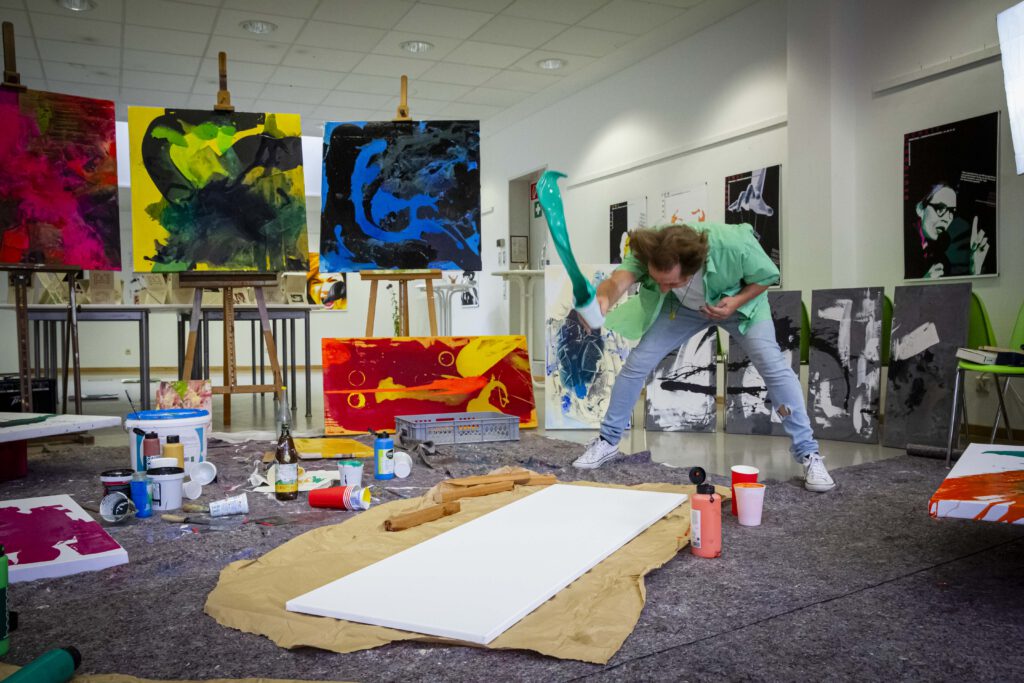 Universum ORS & Thomas Mautner Hipp - Tübingen
Klang, Farbe und InterAktion - Sudhaus Theatersaal - Dienstag, 20. Okt 2026 - 20:00 Uhr